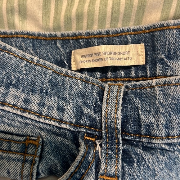 UT SHORTS - Picture 3 of 4